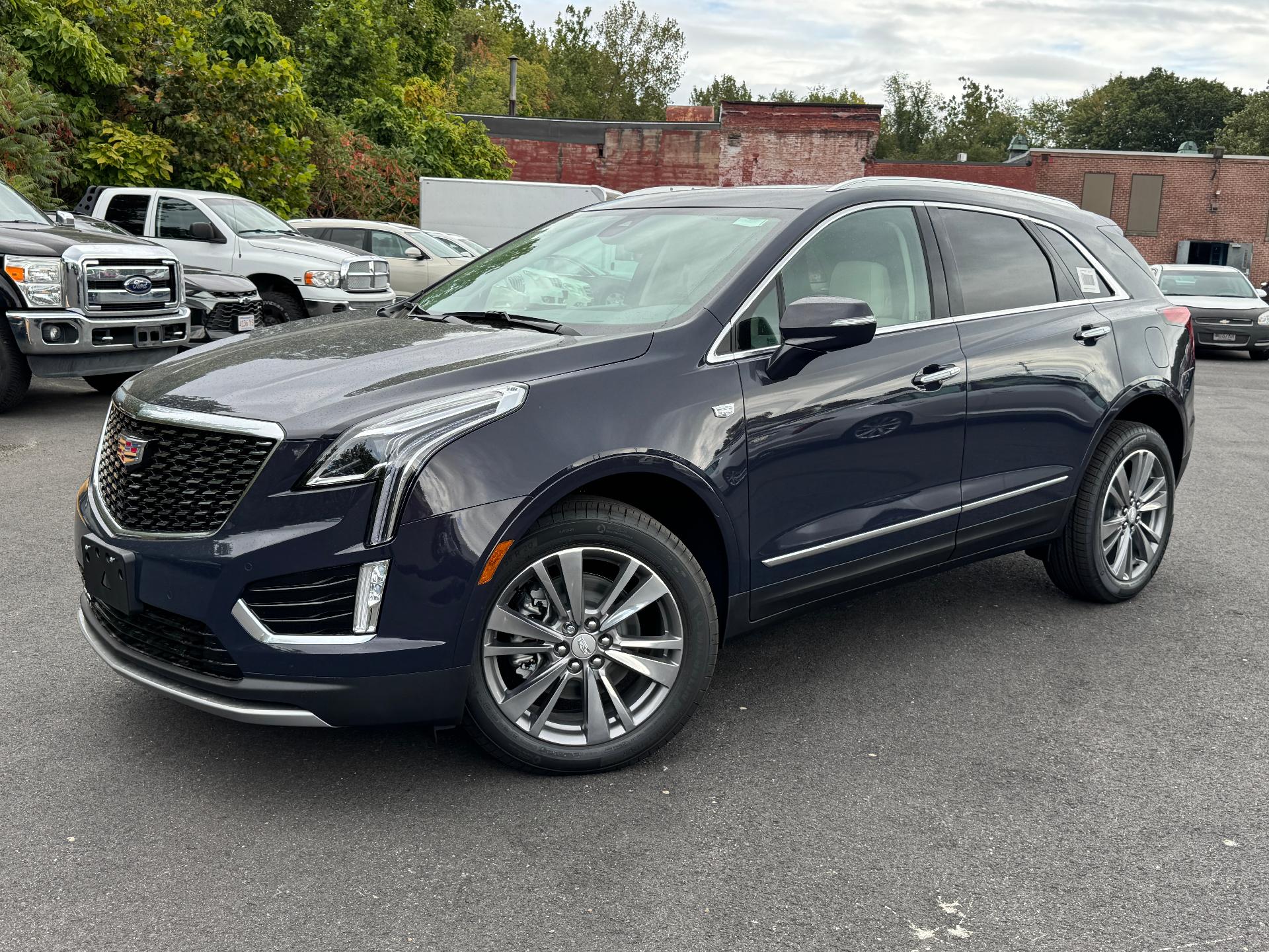 2025 Cadillac XT5 Vehicle Photo in LEOMINSTER, MA 01453-2952