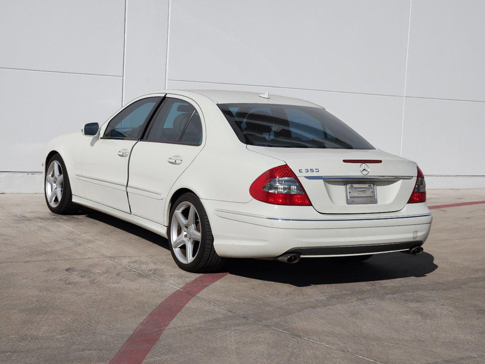 2009 Mercedes-Benz E-Class Vehicle Photo in GRAPEVINE, TX 76051-8302