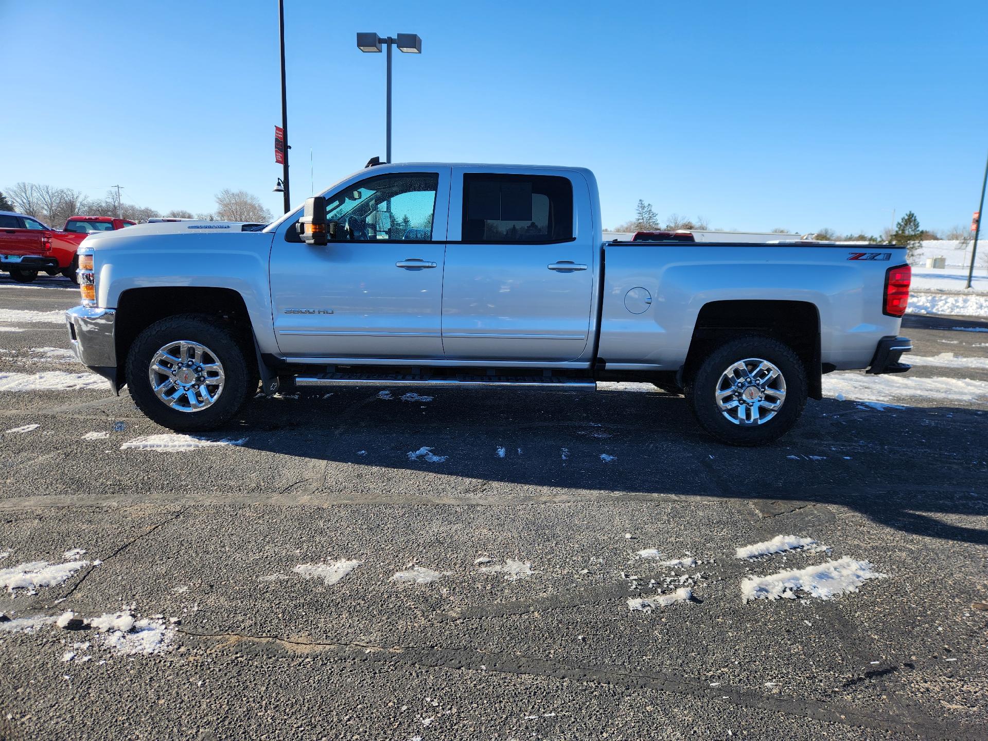 Used 2019 Chevrolet Silverado 3500HD LT with VIN 1GC4KWEY5KF152286 for sale in Staples, Minnesota