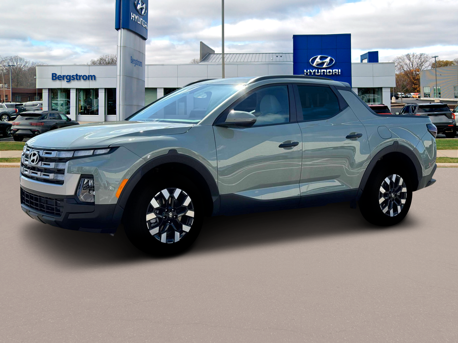 2025 Hyundai SANTA CRUZ Vehicle Photo in Green Bay, WI 54304