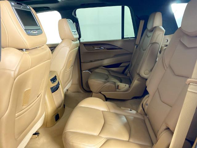 2017 Cadillac Escalade Vehicle Photo in ALLIANCE, OH 44601-4622