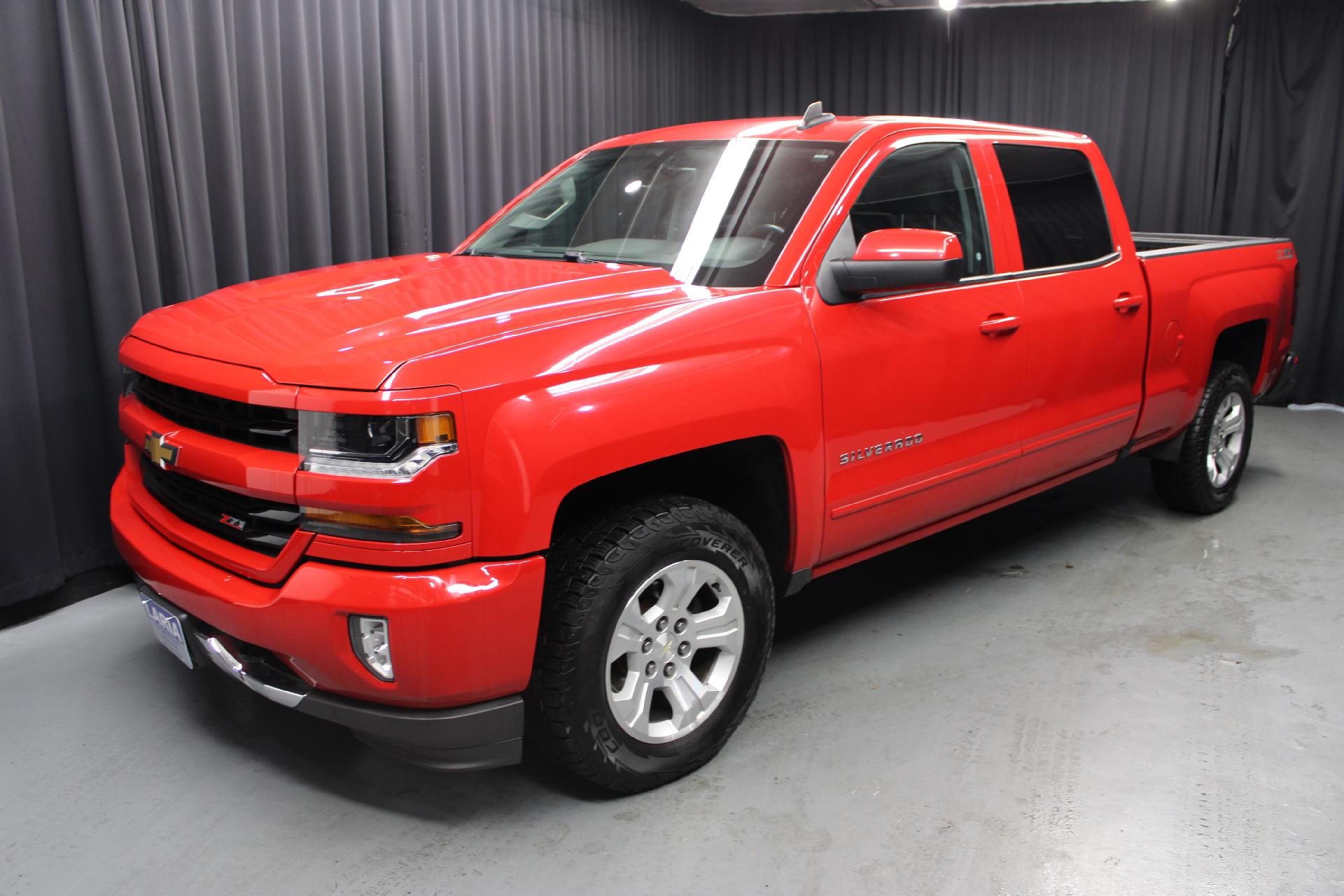 Used 2017 Chevrolet Silverado 1500 LT with VIN 1GCUKREC4HF226439 for sale in Rittman, OH