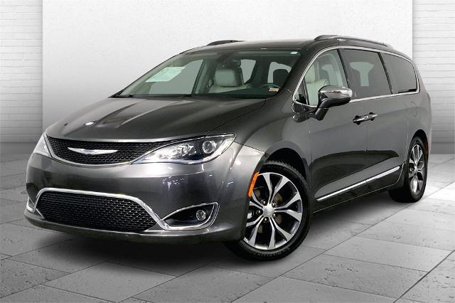 2017 Chrysler Pacifica Vehicle Photo in Lees Summit, MO 64086