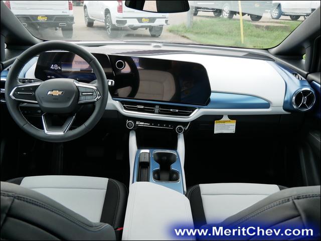 2024 Chevrolet Equinox EV Vehicle Photo in MAPLEWOOD, MN 55119-4794