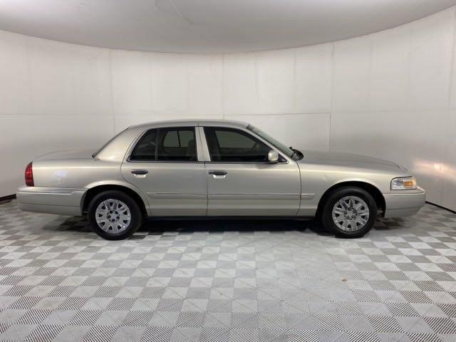 2007 Mercury Grand Marquis Vehicle Photo in MEDINA, OH 44256-9001