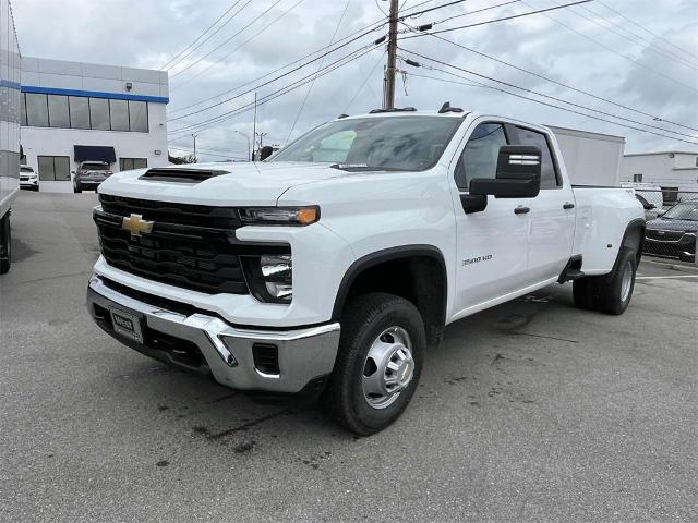 2024 Chevrolet Silverado 3500 HD Vehicle Photo in ALCOA, TN 37701-3235