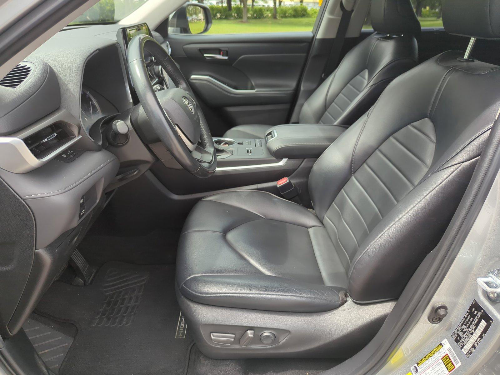 2022 Toyota Highlander Vehicle Photo in Ft. Myers, FL 33907