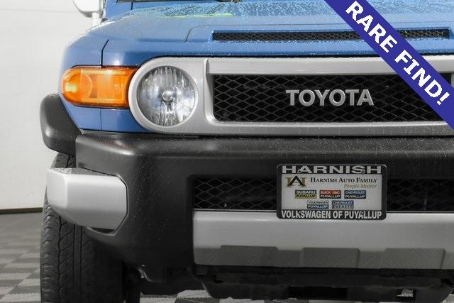 2012 Toyota FJ Cruiser Vehicle Photo in Puyallup, WA 98371