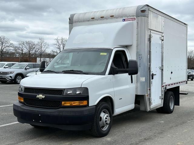 2018 Chevrolet Express Commercial Cutaway Vehicle Photo in SAINT JAMES, NY 11780-3219