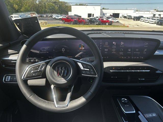 2025 Buick Enclave Vehicle Photo in JACKSON, MI 49202-1834