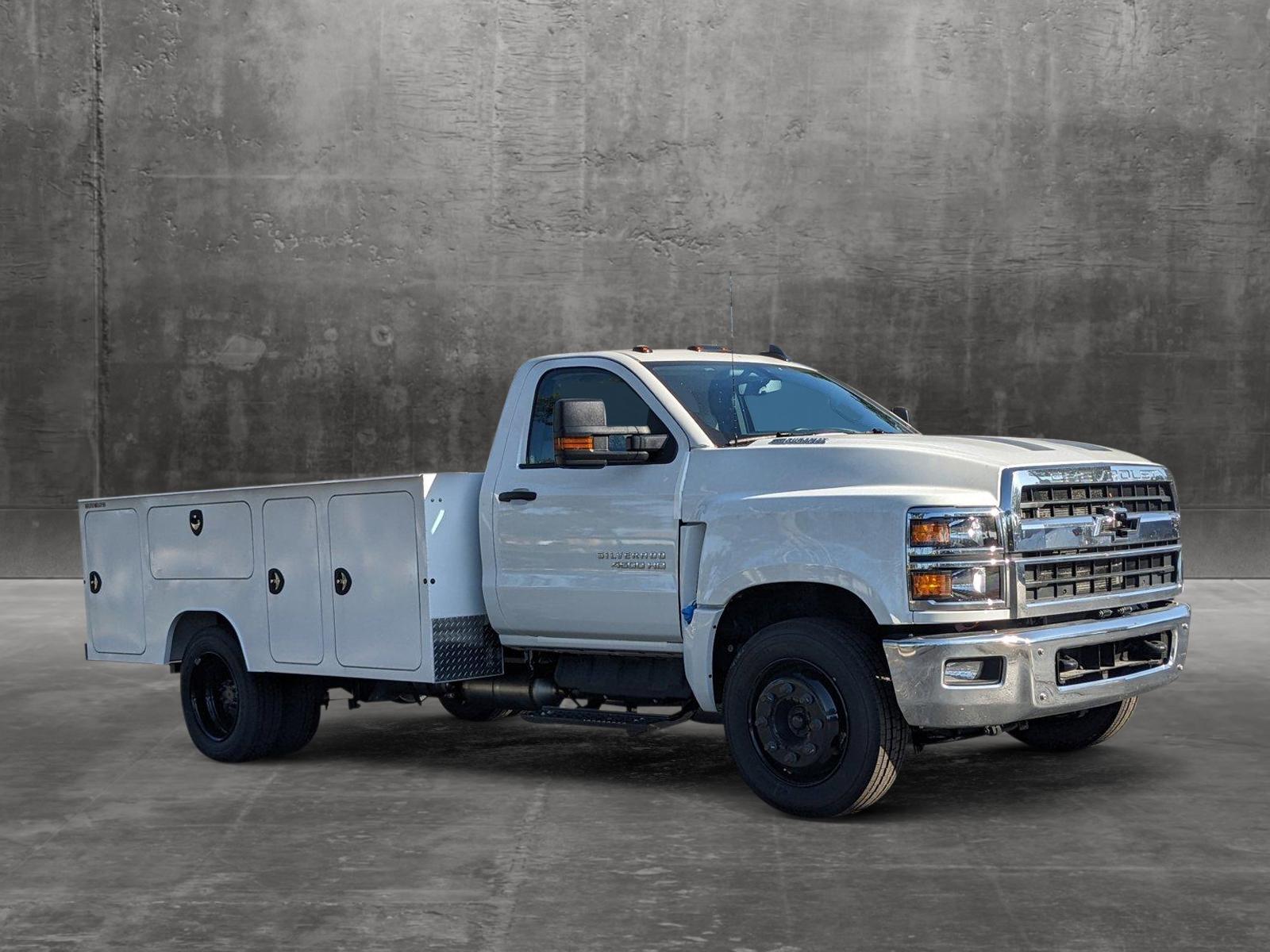 2023 Chevrolet Silverado 4500 HD Vehicle Photo in GREENACRES, FL 33463-3207