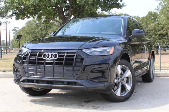 2024 Audi Q5 Vehicle Photo in HOUSTON, TX 77090