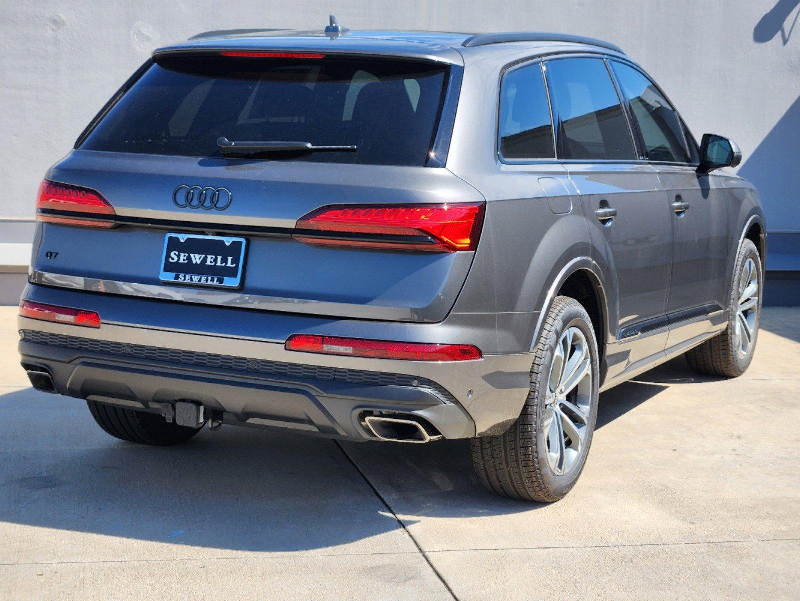 2025 Audi Q7 Vehicle Photo in SUGAR LAND, TX 77478