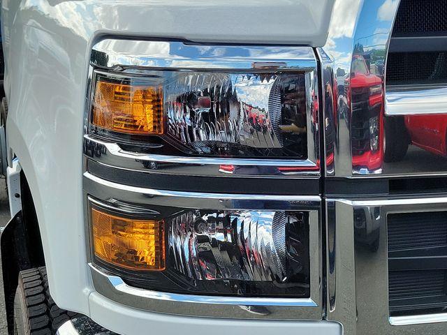 2024 Chevrolet Silverado 5500 HD Vehicle Photo in DANBURY, CT 06810-5034