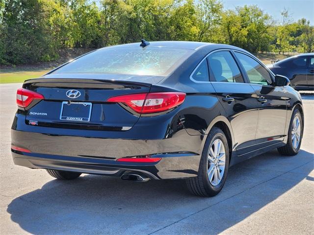 2017 Hyundai Sonata Vehicle Photo in GAINESVILLE, TX 76240-2013