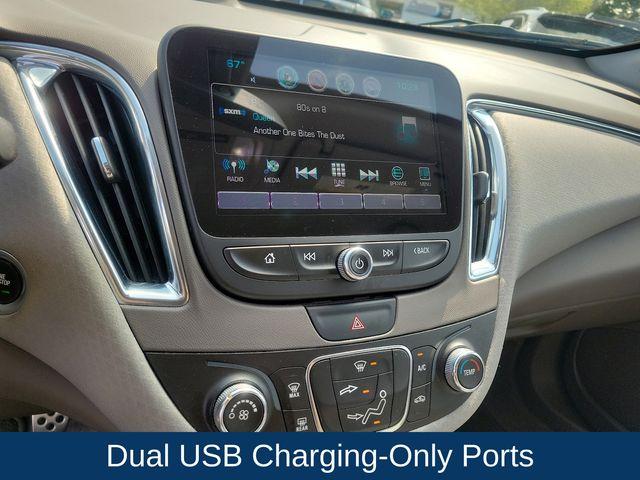 2017 Chevrolet Malibu Vehicle Photo in DANBURY, CT 06810-5034