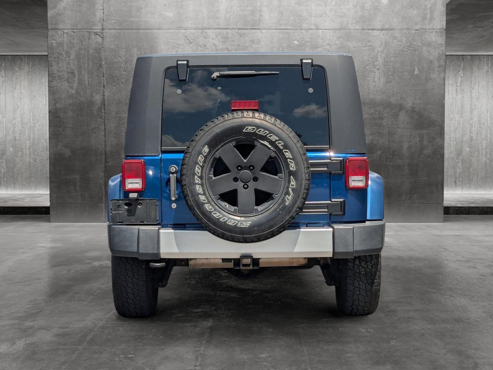 2009 Jeep Wrangler Unlimited Vehicle Photo in St. Petersburg, FL 33713