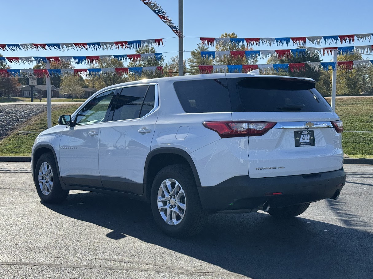 2019 Chevrolet Traverse Vehicle Photo in BOONVILLE, IN 47601-9633