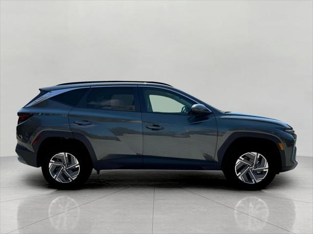 2025 Hyundai TUCSON Hybrid Vehicle Photo in Green Bay, WI 54304