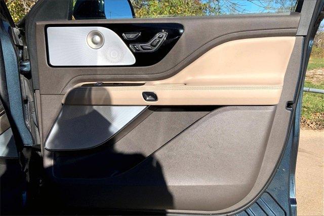 2023 Lincoln Aviator Vehicle Photo in KANSAS CITY, MO 64114-4502