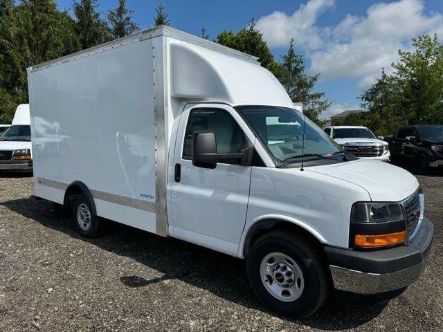 2024 GMC Savana Cutaway 3500 Vehicle Photo in MEDINA, OH 44256-9631