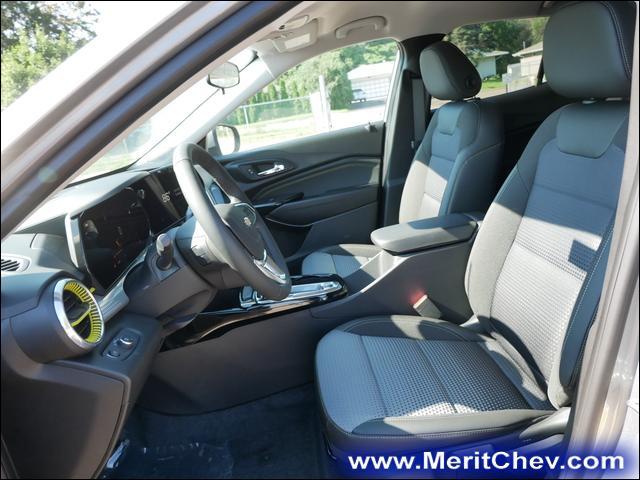 2024 Chevrolet Trax Vehicle Photo in MAPLEWOOD, MN 55119-4794