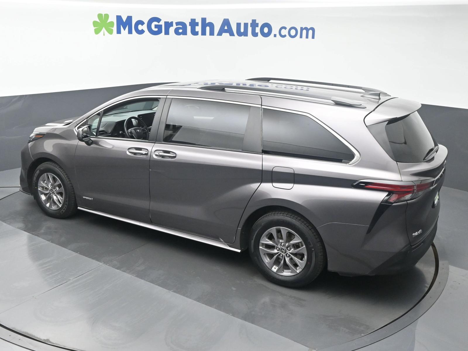 2021 Toyota Sienna Vehicle Photo in Cedar Rapids, IA 52402