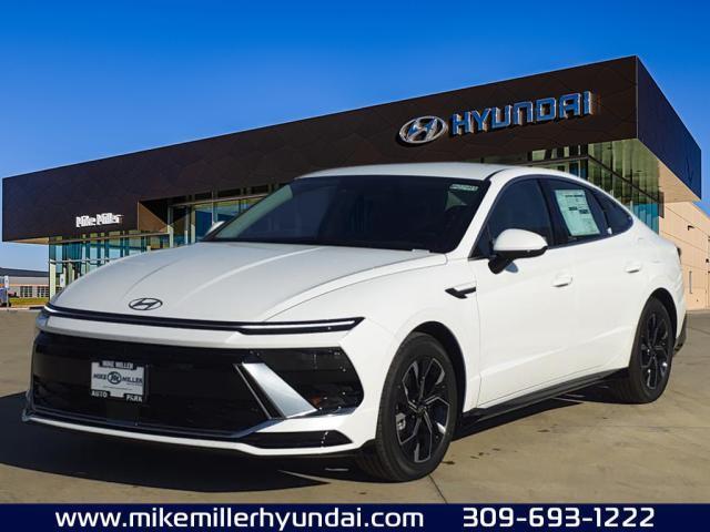 2024 Hyundai SONATA Vehicle Photo in Peoria, IL 61615