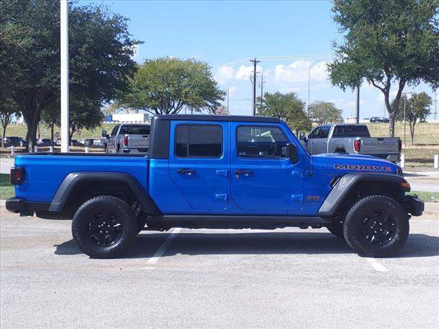 2022 Jeep Gladiator Vehicle Photo in DENTON, TX 76210-9321