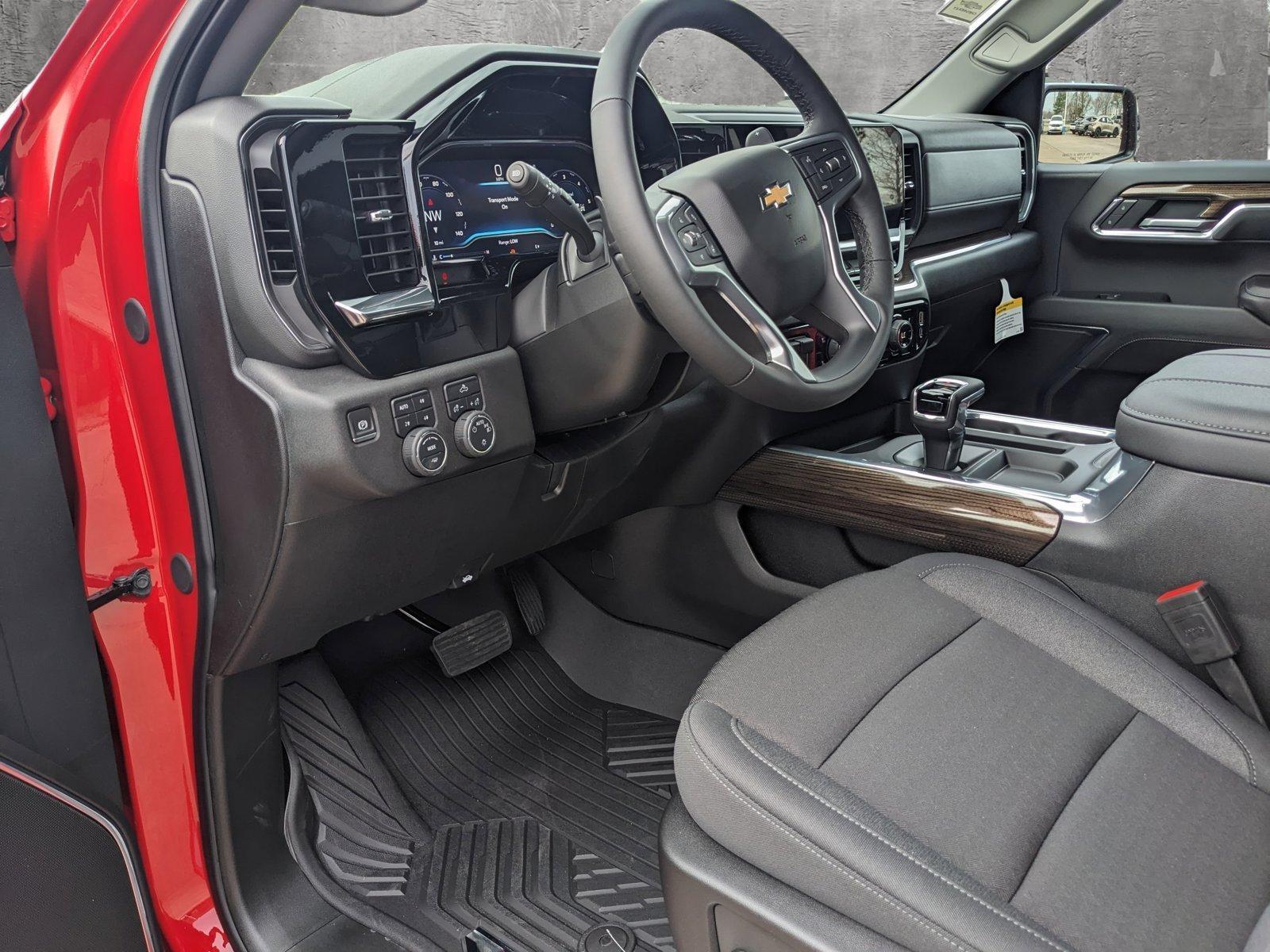 2024 Chevrolet Silverado 1500 Vehicle Photo in MESA, AZ 85206-4395