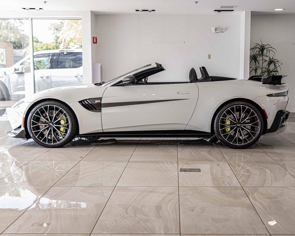 2023 Aston Martin Vantage Vehicle Photo in Saint Charles, IL 60174