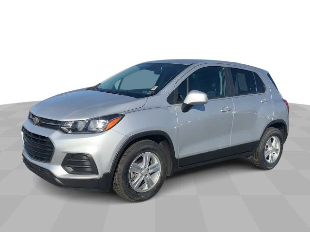 2024 Chevrolet Trax Vehicle Photo in MOON TOWNSHIP, PA 15108-2571