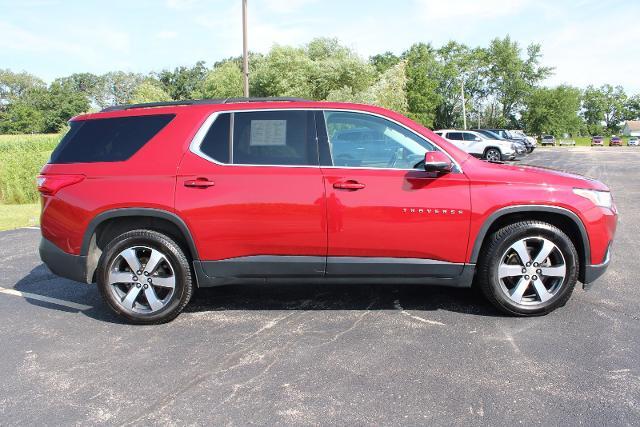 Used 2019 Chevrolet Traverse 3LT with VIN 1GNEVHKW0KJ211498 for sale in Salem, WI