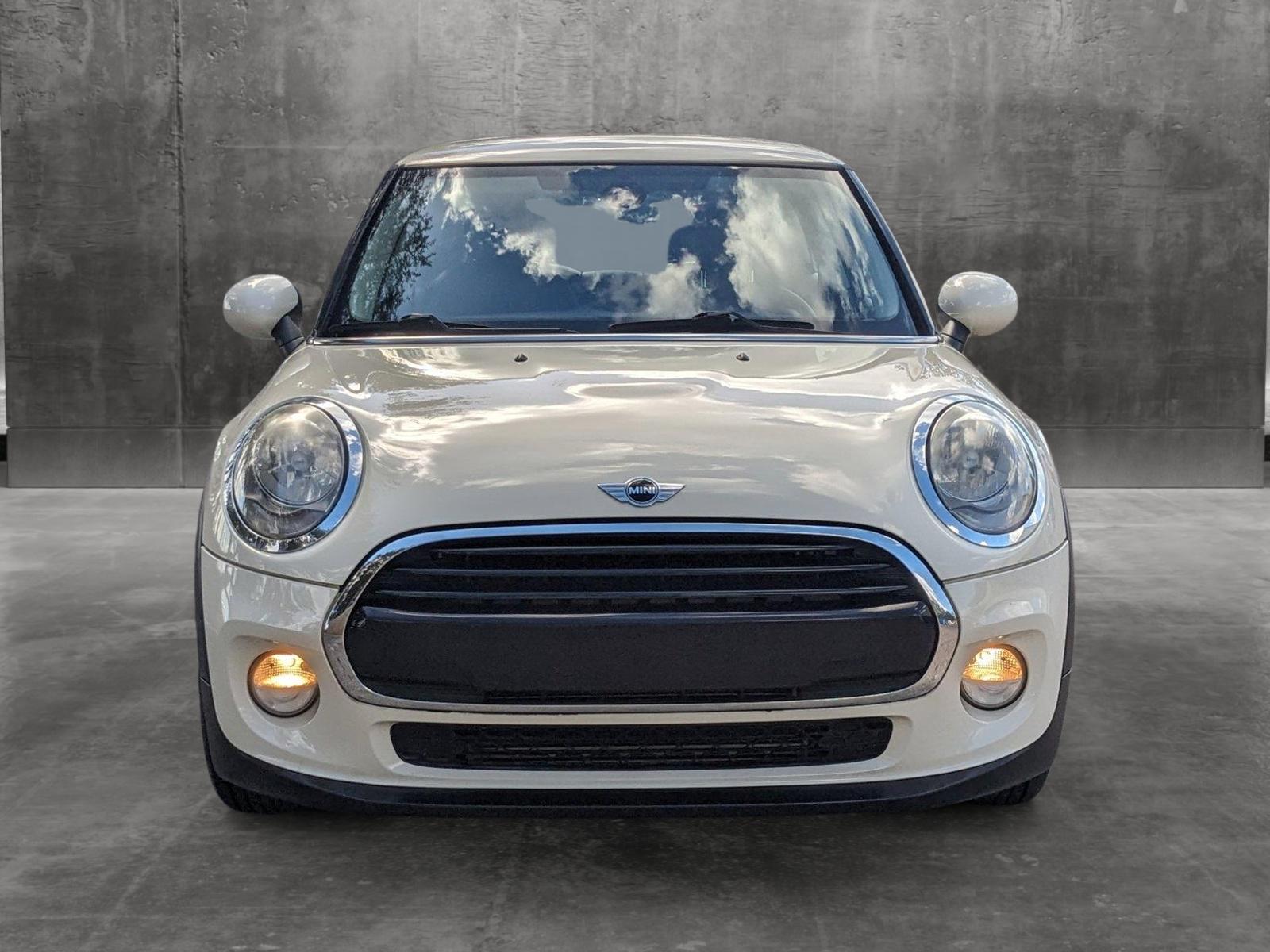 2018 MINI Cooper Hardtop 2 Door Vehicle Photo in Tampa, FL 33614