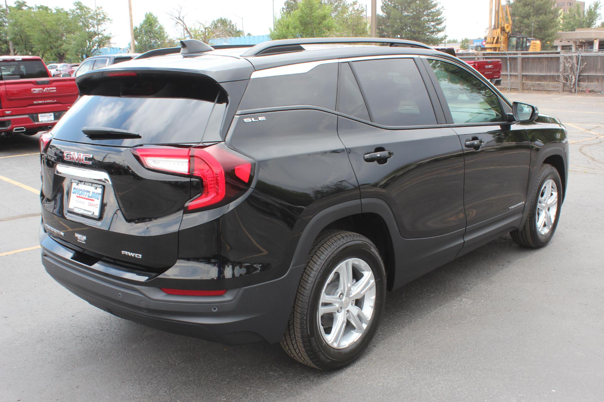 2024 GMC Terrain Vehicle Photo in AURORA, CO 80012-4011