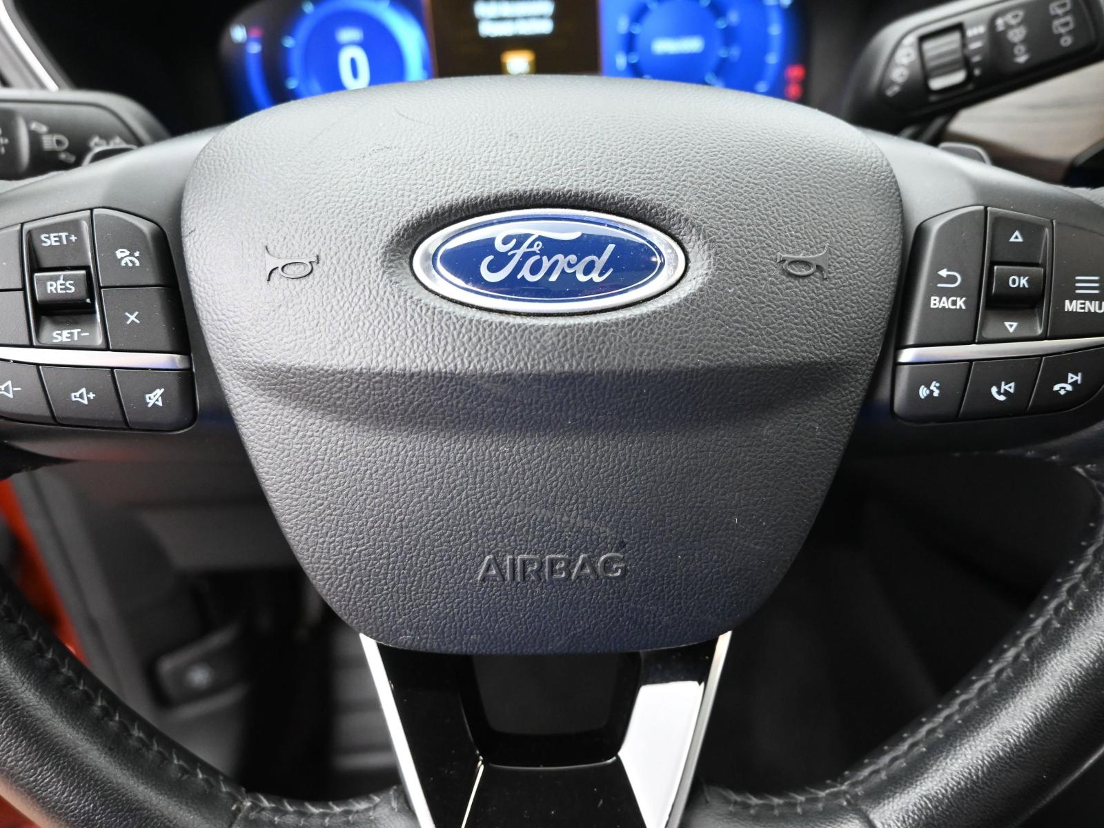 2020 Ford Escape Vehicle Photo in Cedar Rapids, IA 52402