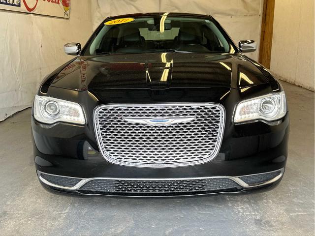 2017 Chrysler 300 Vehicle Photo in RED SPRINGS, NC 28377-1640