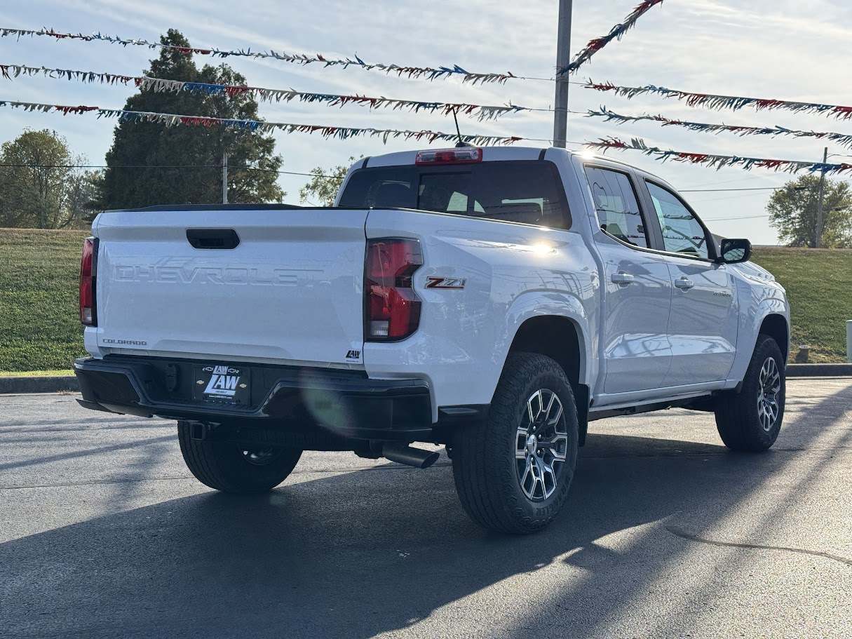 2024 Chevrolet Colorado Vehicle Photo in BOONVILLE, IN 47601-9633