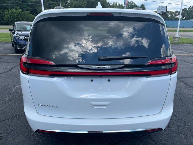 2022 Chrysler Pacifica Vehicle Photo in BATTLE CREEK, MI 49037-8454