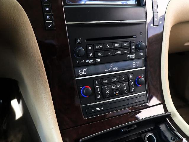 2013 Cadillac Escalade Vehicle Photo in LIBERTYVILLE, IL 60048-3287