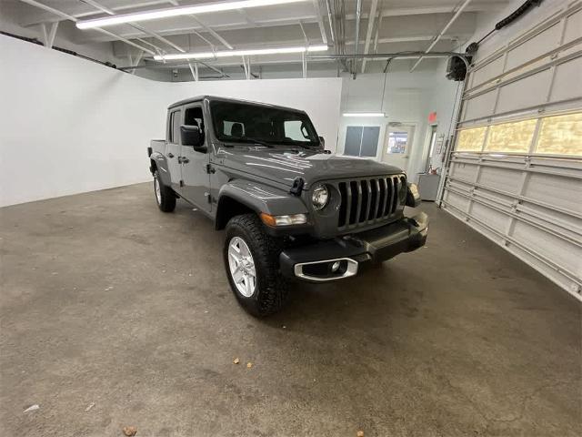 2023 Jeep Gladiator Vehicle Photo in PORTLAND, OR 97225-3518