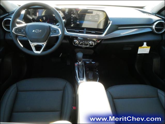 2025 Chevrolet Trax Vehicle Photo in MAPLEWOOD, MN 55119-4794