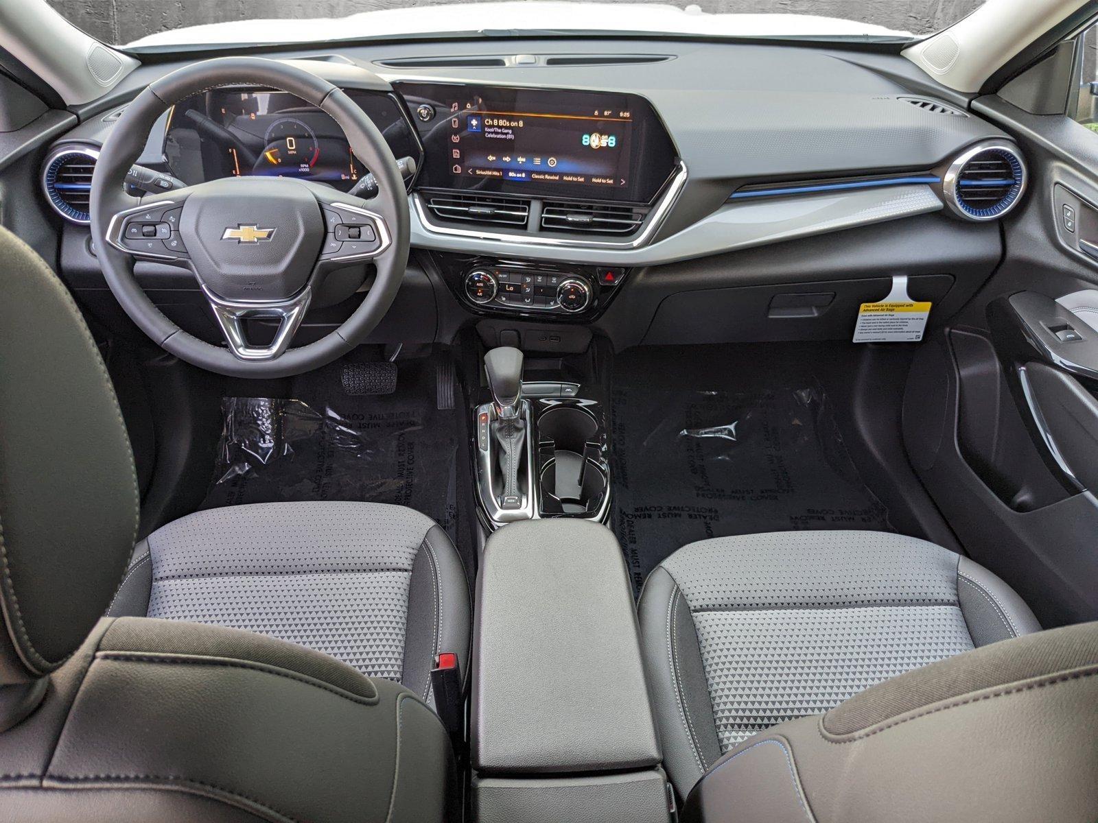 2025 Chevrolet Trax Vehicle Photo in VALENCIA, CA 91355-1705