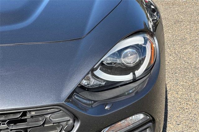 2018 FIAT 124 Spider Vehicle Photo in ELK GROVE, CA 95757-8703