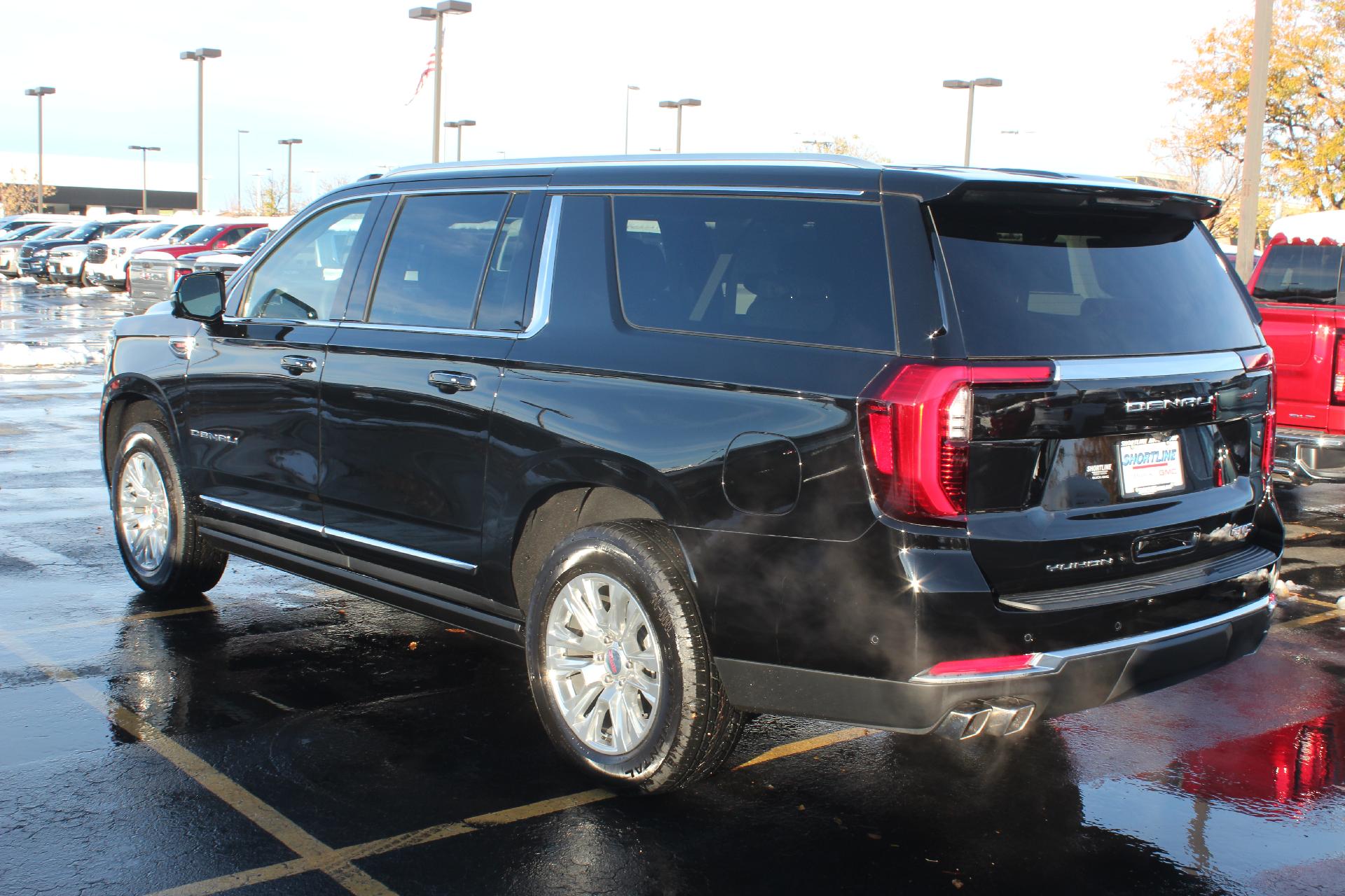 2025 GMC Yukon XL Vehicle Photo in AURORA, CO 80012-4011