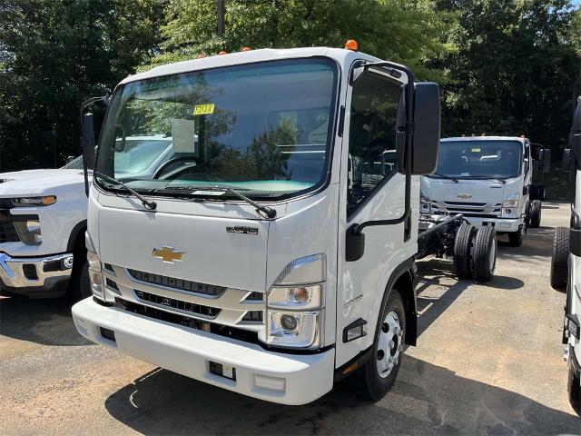 2025 Chevrolet Low Cab Forward 3500 Vehicle Photo in ALCOA, TN 37701-3235