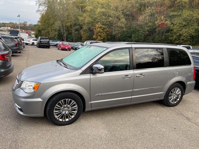 2016 Chrysler Town & Country Vehicle Photo in MILFORD, OH 45150-1684