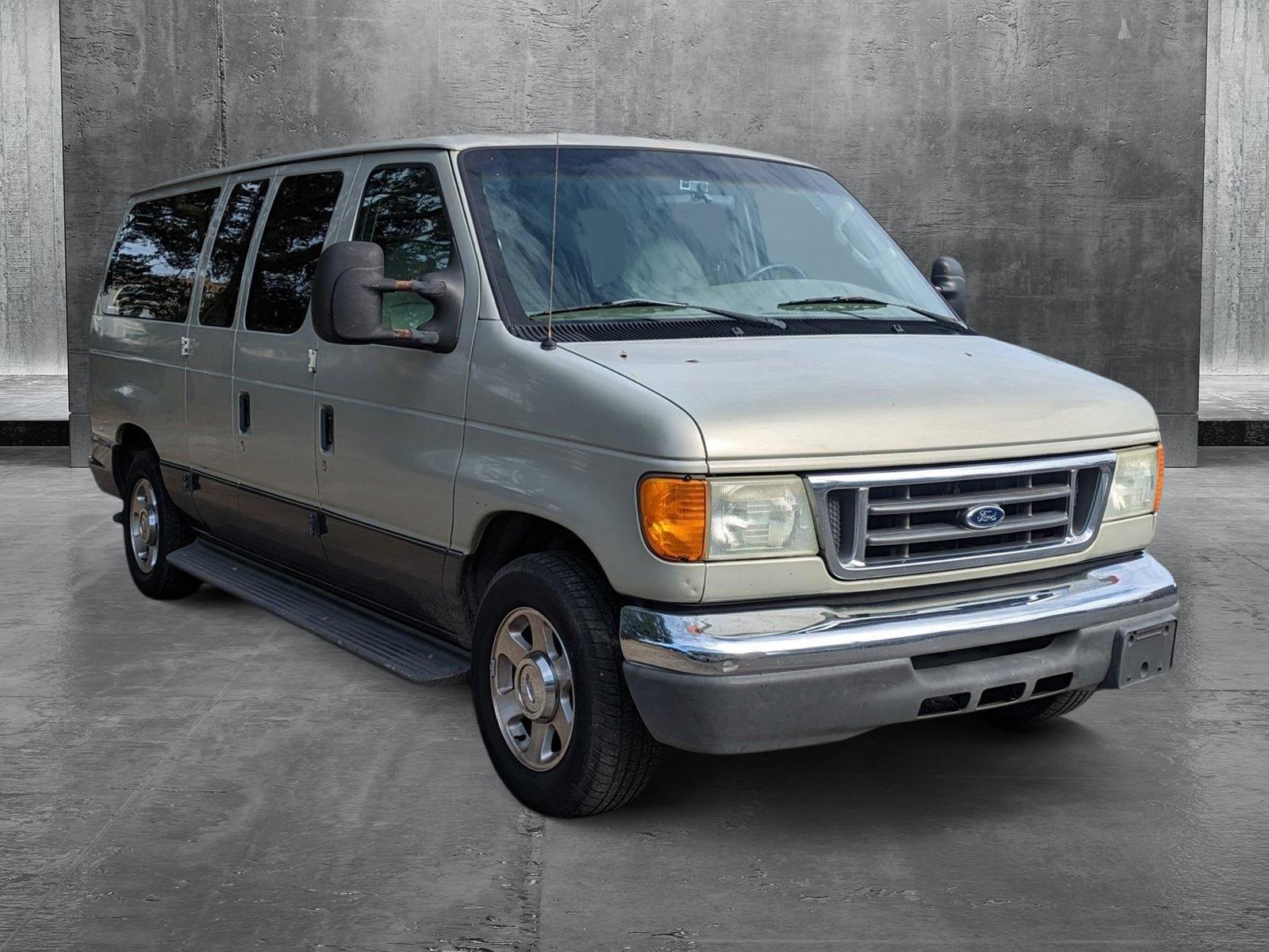 2005 Ford Econoline Wagon Vehicle Photo in Jacksonville, FL 32244