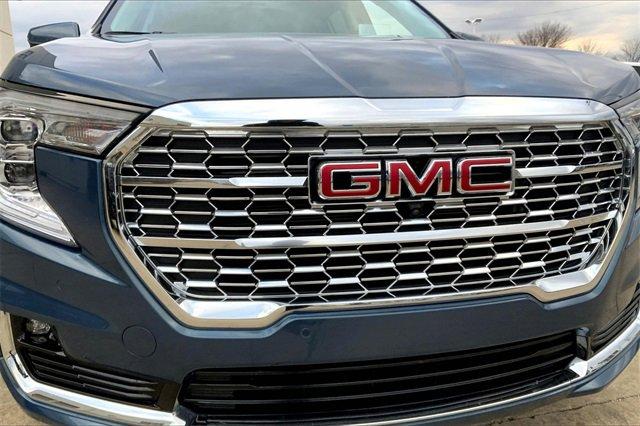 2024 GMC Terrain Vehicle Photo in TOPEKA, KS 66609-0000