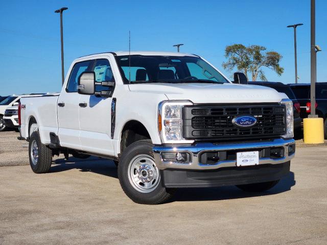 2024 Ford Super Duty F-250 SRW Vehicle Photo in Pilot Point, TX 76258